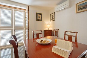 Hedera Estate, Hedera A17