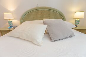 Hedera Estate, Hedera A17