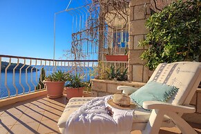 Hedera Estate, Hedera A17