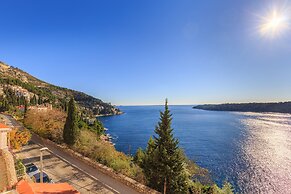 Hedera Estate, Hedera A17