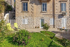 Hedera Estate, Hedera A10