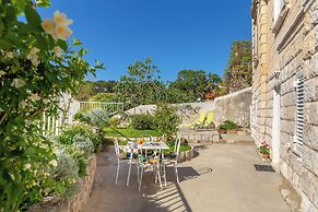 Hedera Estate, Hedera A10