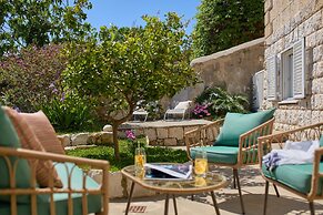 Hedera Estate, Hedera A10