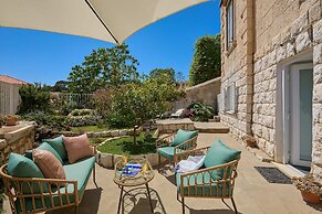 Hedera Estate, Hedera A10