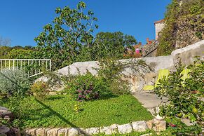 Hedera Estate, Hedera A10