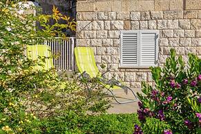 Hedera Estate, Hedera A10