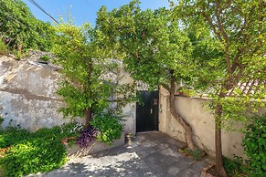 Hedera Estate, Hedera A10