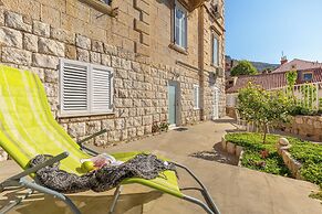 Hedera Estate, Hedera A10