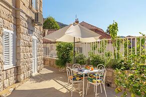 Hedera Estate, Hedera A10