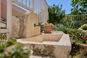 Hedera Estate, Hedera A10