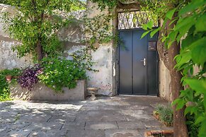 Hedera Estate, Hedera A10