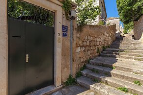 Hedera Estate, Hedera A10