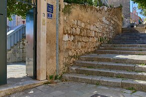 Hedera Estate, Hedera A10