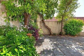 Hedera Estate, Hedera A10