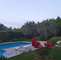 Urla Begonvil Pansiyon