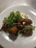 The Halfway House Pub and Kitchen