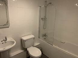 The Halfway House Pub and Kitchen