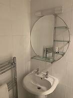 The Halfway House Pub and Kitchen