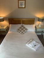 The Halfway House Pub and Kitchen