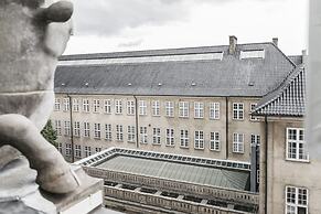 Majestic 300m2 Apartment