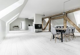 Majestic 300m2 Apartment