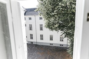 Apartment with Private Terrace