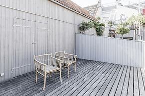 Apartment with Private Terrace