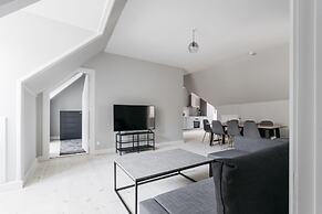 Apartment with Private Terrace