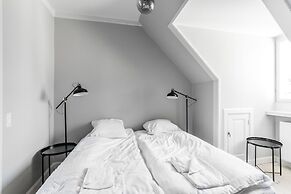 Apartment with Private Terrace