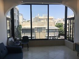 2 Bedroom Apartment with Hot Tub Facing Bograshov Beach