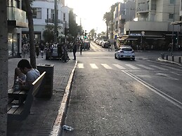 2 Bedroom Apartment with Hot Tub Facing Bograshov Beach