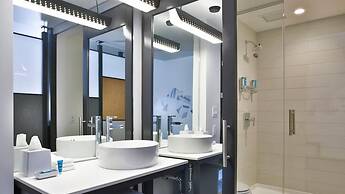 Aloft Austin Airport