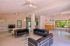 Villa Thespina on the Beach