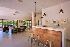 Villa Thespina on the Beach