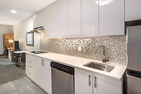 Executive Residency by Best Western Calgary City View North