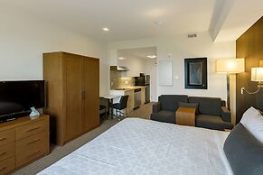 Executive Residency by Best Western Calgary City View North