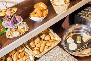 Best Western Plus Celebrity Suites