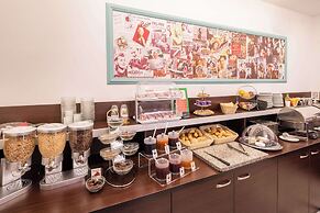 Best Western Plus Celebrity Suites