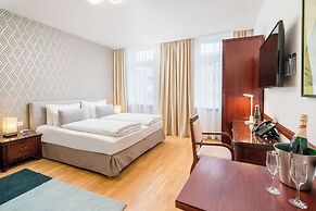 Best Western Plus Celebrity Suites