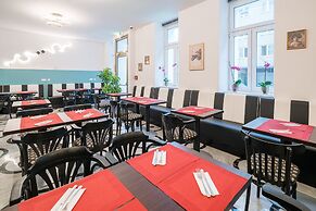 Best Western Plus Celebrity Suites