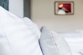 Best Western Plus Celebrity Suites