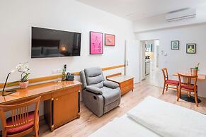 Best Western Plus Celebrity Suites