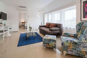 Best Western Plus Celebrity Suites