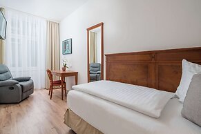 Best Western Plus Celebrity Suites