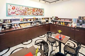 Best Western Plus Celebrity Suites