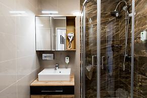 Best Western Plus Celebrity Suites