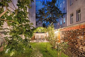 Best Western Plus Celebrity Suites