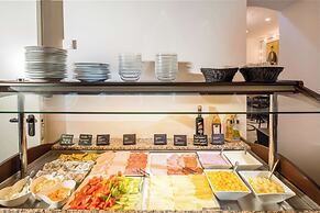 Best Western Plus Celebrity Suites