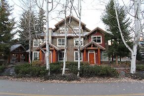 Symphony Condos by Whistler Retreats