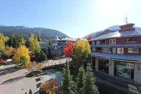Tyndall Stone by Whistler Retreats